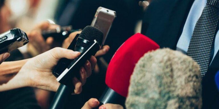 Medios y periodistas serán responsables de los contenidos que difundan, según nuevo proyecto de ley