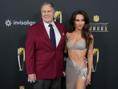 Novia de Belichick es 'bienvenida' en instalaciones tras fin del veto