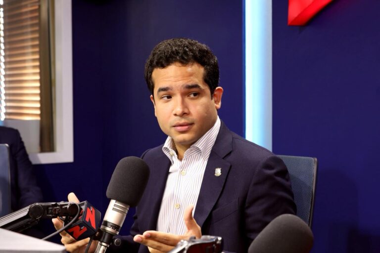 Omar Fernández rechaza candidatura presidencial: “Mi enfoque está en legislar, no en el 2028”