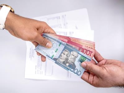 Pago de intereses de la deuda pública duplica gastos de capital en RD