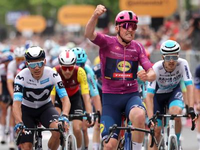 Pedersen vuelve a ganar y recupera el rosa en un Giro de Italia