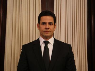 Presentarán libro sobre democracia y justicia