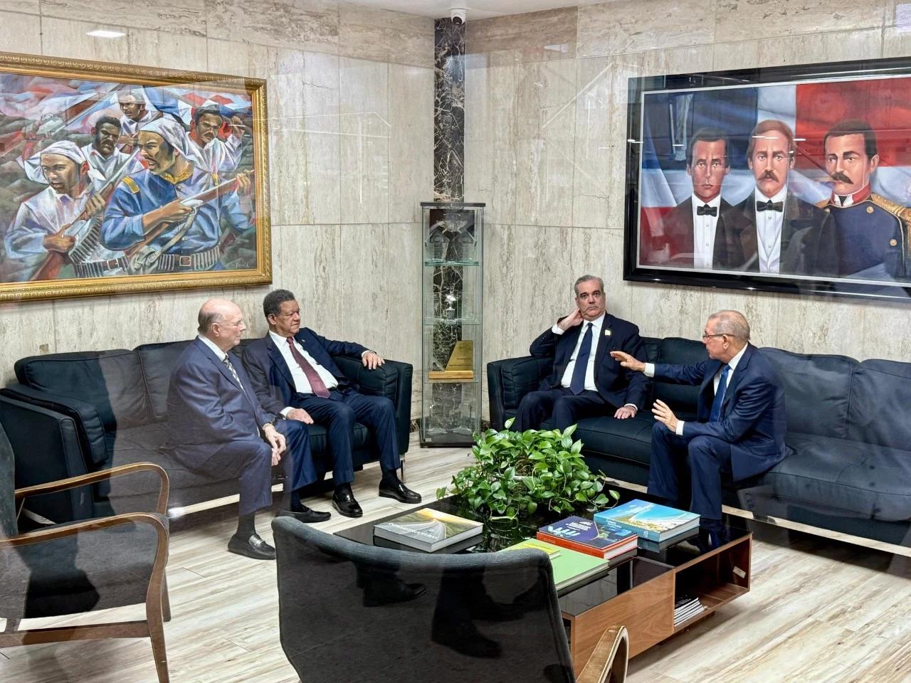 Presidente Abinader convoca formalmente al CES para abordar crisis haitiana