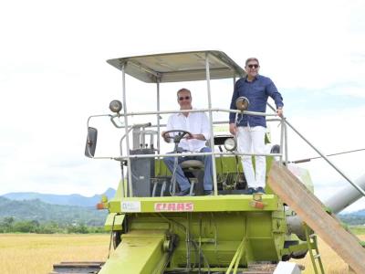 Presidente Abinader inaugura cosecha de arroz 2025