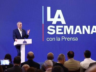 ¿Qué opina Abinader sobre un aumento salarial en el sector público?