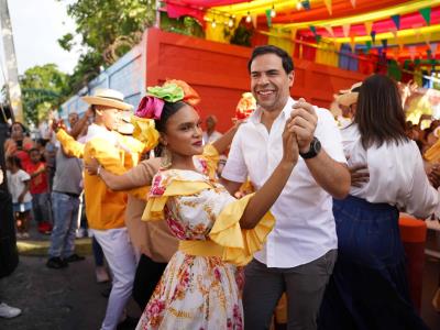 Roberto Ángel Salcedo presenta Calle Cultura en SFM