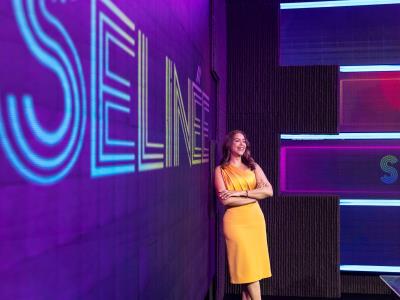 “Selinée” celebra tres años al aire con nueva escenografía