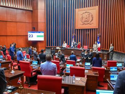 Senado aprueba proyecto que fusiona ministerios de Hacienda y Economía
