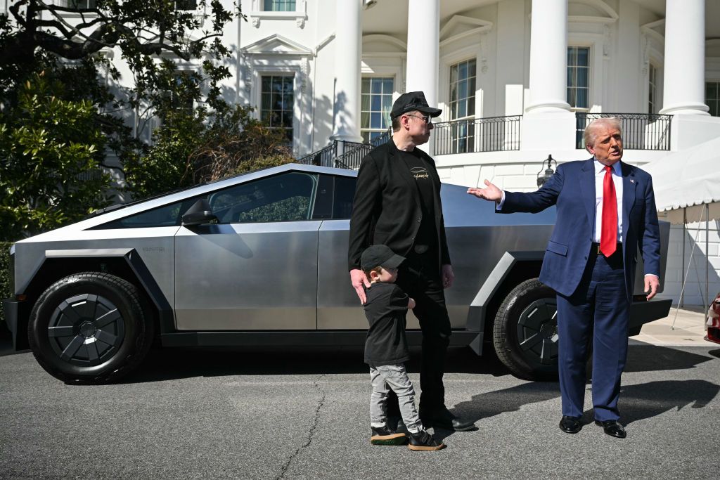 Tesla ve caer un 71% sus ganancias trimestrales y Musk da un paso atrás del DOGE