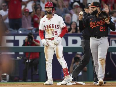 Triple de Matthew Lugo en su primer hit en Grandes Ligas