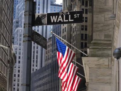 Wall Street abre en verde tras pausa de aranceles de Trump a UE