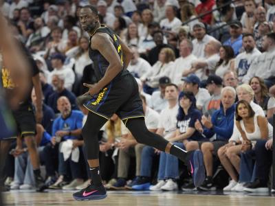 Warriors vencen a Wolves pese a salida de Curry por lesión en muslo