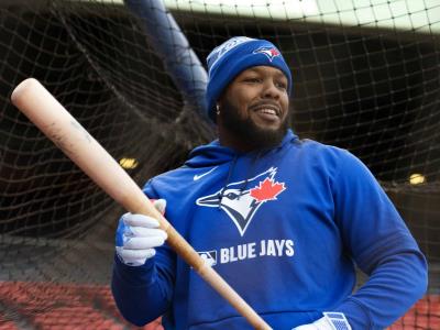 A Guerrero Jr., le toca hacer ajustes urgente