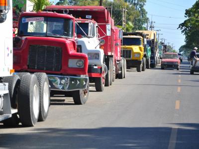 Actividades del comercio y del transporte descienden en abril