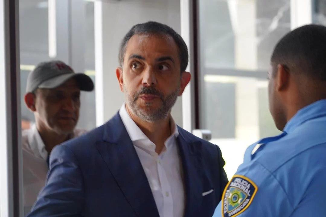 Antonio Espaillat, dueño de la discoteca Jet Set, llega a la Procuraduría