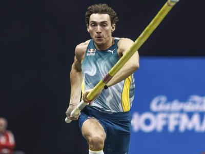 Armand Duplantis fija un nuevo récord del mundo con 6,28 metros