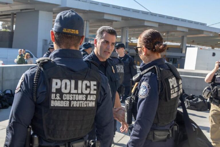 Arrestan a inmigrante dominicano en Puerto Rico por tratar atropellar a un agente del CBP