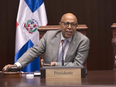 Cámara de Diputados amenaza con retener salario a legisladores