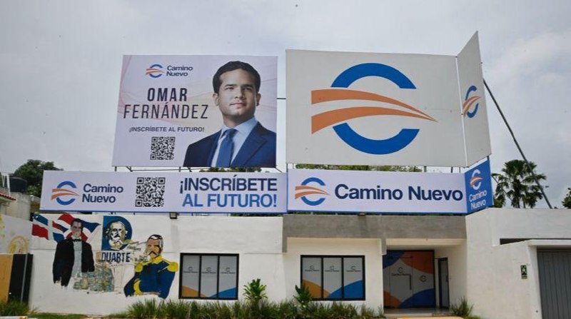 Camino nuevo coloca valla con rostro de Omar Fernández y aviva expectativas rumbo al 2028