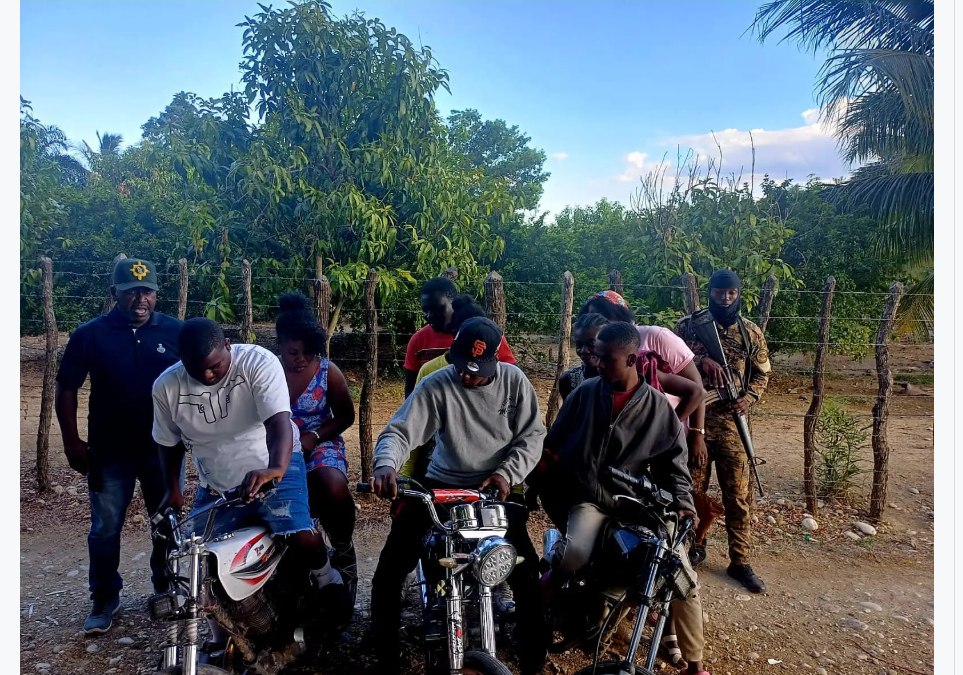 Detienen 13 migrantes haitianos indocumentados cuando eran transportados en motocicletas