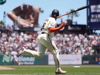 Devers jonronea en triunfo de Gigantes sobre Medias Rojas