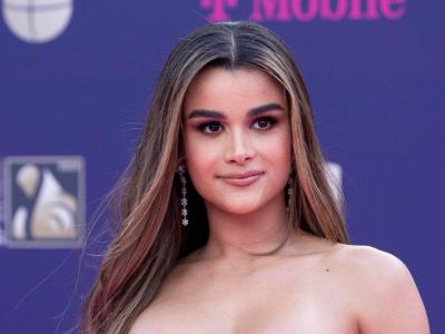 Dominicana Clarissa Molina encarna a una mascota en campaña PETA