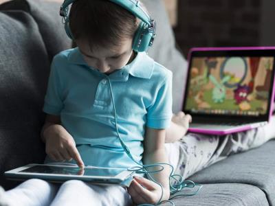 Efectos del uso de pantallas en niños: qué dice la ciencia