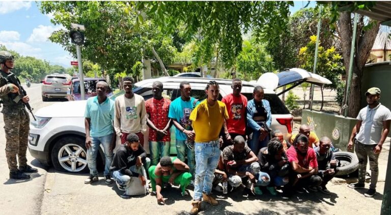 Ejército detiene a 18 inmigrantes haitianos indocumentados en Montecristi