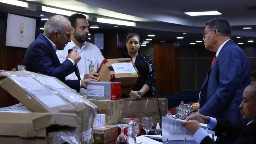 Empresas locales e internacionales compiten por la impresión de la nueva cédula