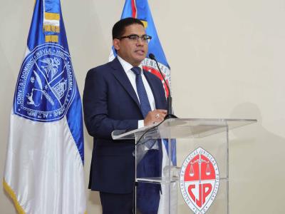 Enoé Domínguez pone en circulación una guía para emprendedores