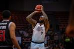 Video| El BSN de Puerto Rico suspende al jugador DeMarcus Cousins por altercado con fanáticos