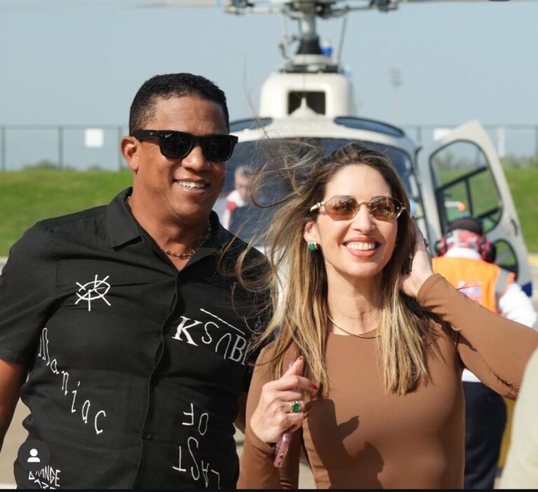Esposa de Octavio Dotel demanda 300 millones de pesos a propietarios de Jet Set