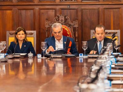 Gobierno aprueban Política Presupuestaria del 2026