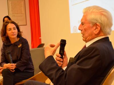 Homenaje a Mario Vargas Llosa en el Festival Mar de Palabras