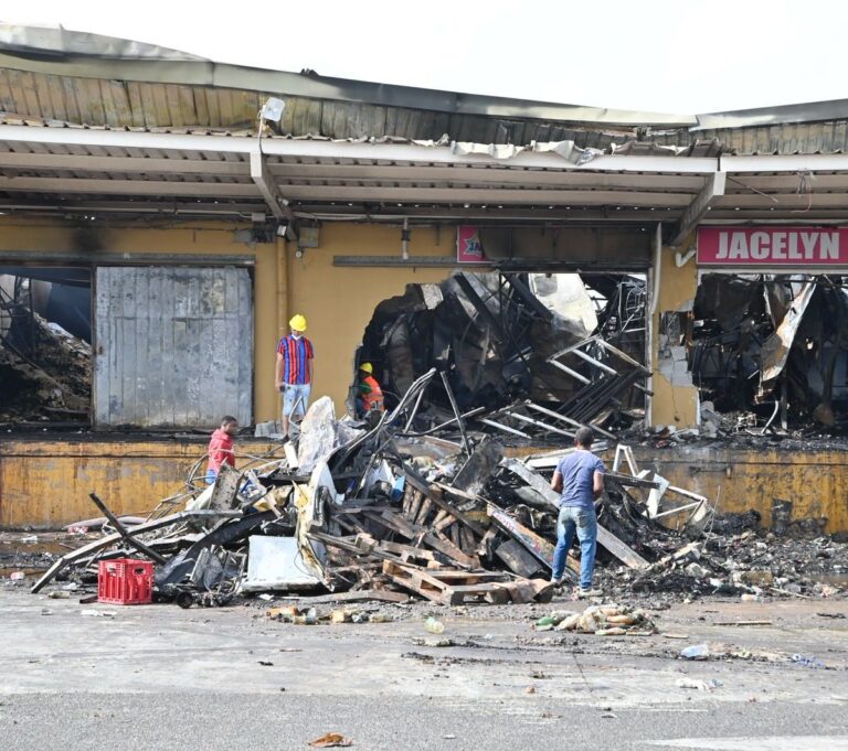 Incendio de Merca SD afectó 110 locales y dejó pérdidas millonarias