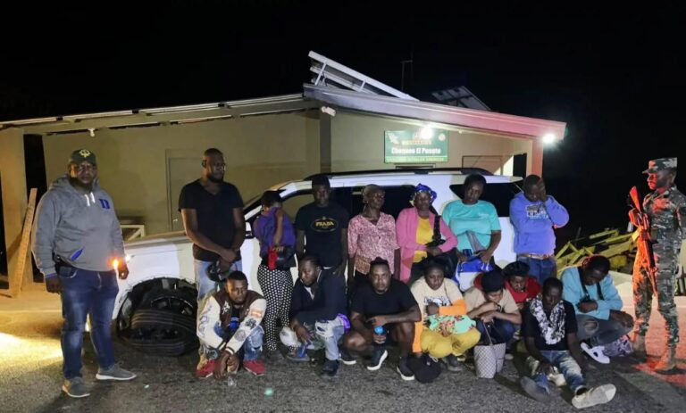 Jeepeta fue detenida con 15 haitianos indocumentados en Montecristi