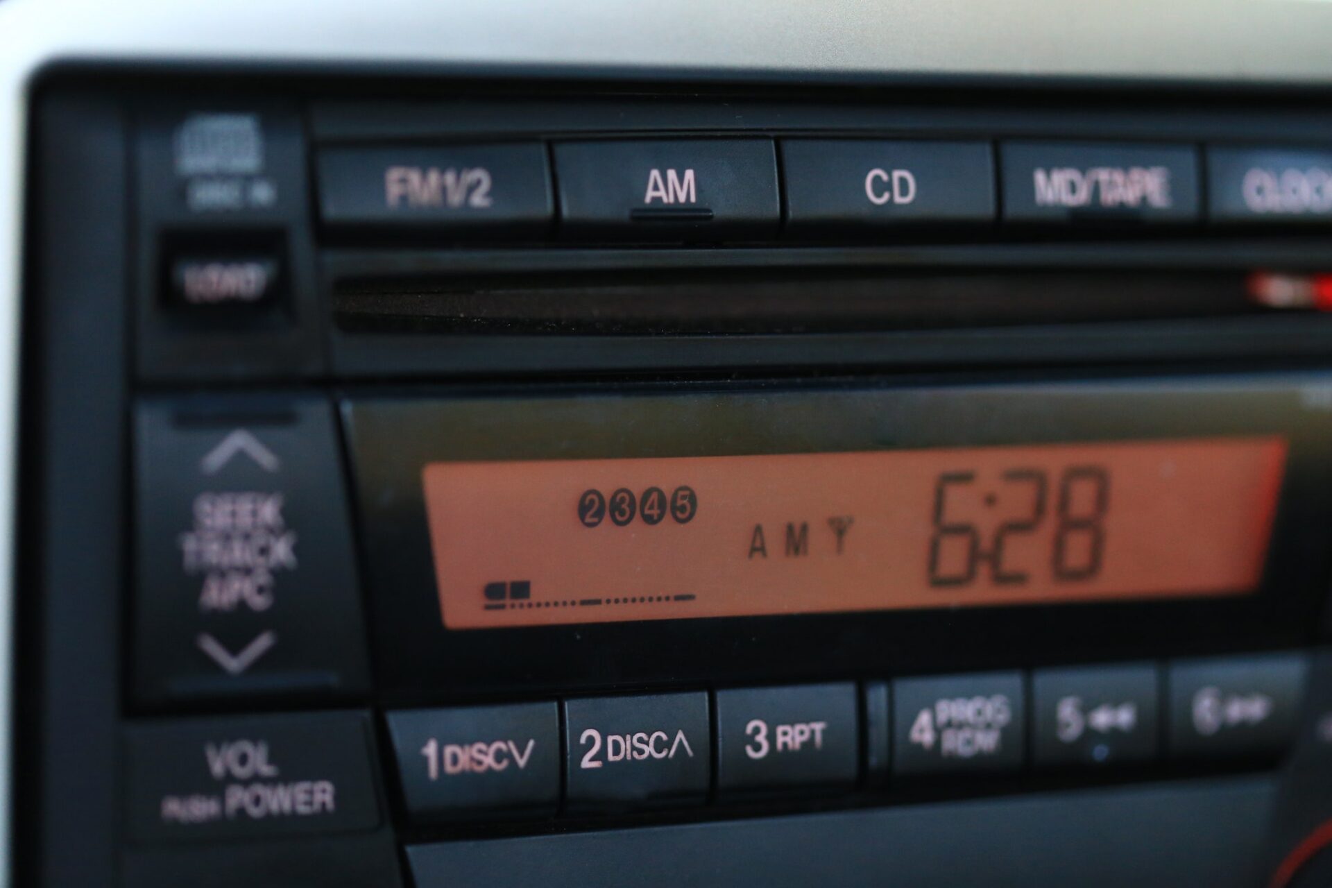 La radio podría desaparecer de los autos, pero España tiene un plan