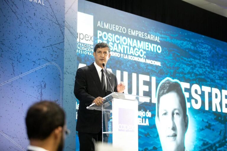 Manuel Estrella destaca pilares del crecimiento económico de Santiago y el Cibao durante conferencia