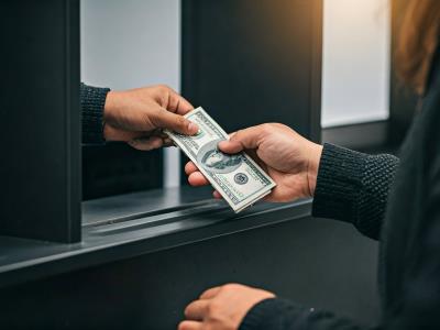 México ve caer sus remesas desde EE.UU