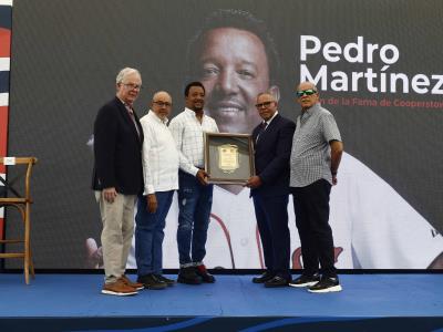 MLB: Dedican a Pedro Martínez, la DSL 2025