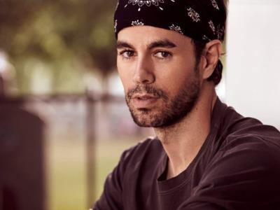 Nueva versión acústica de Enrique Iglesias: Space in my heart