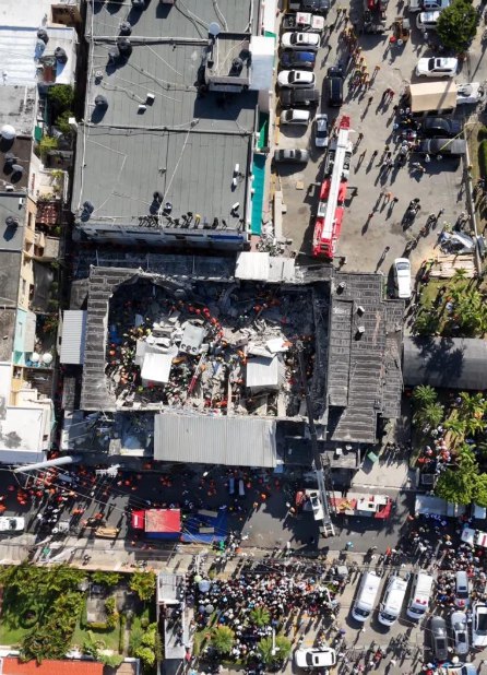 Peritos niegan sismo, fuego o explosivos como causas del desplome del Jet Set en informe preliminar