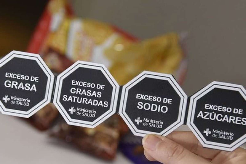Presidente de endocrinología reitera urgencia de aprobar ley de etiquetado frontal de alimentos