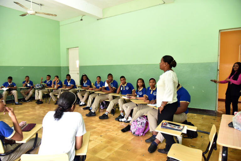 Presidente del Conep señala falta de impacto visible del 4% de inversión en educación