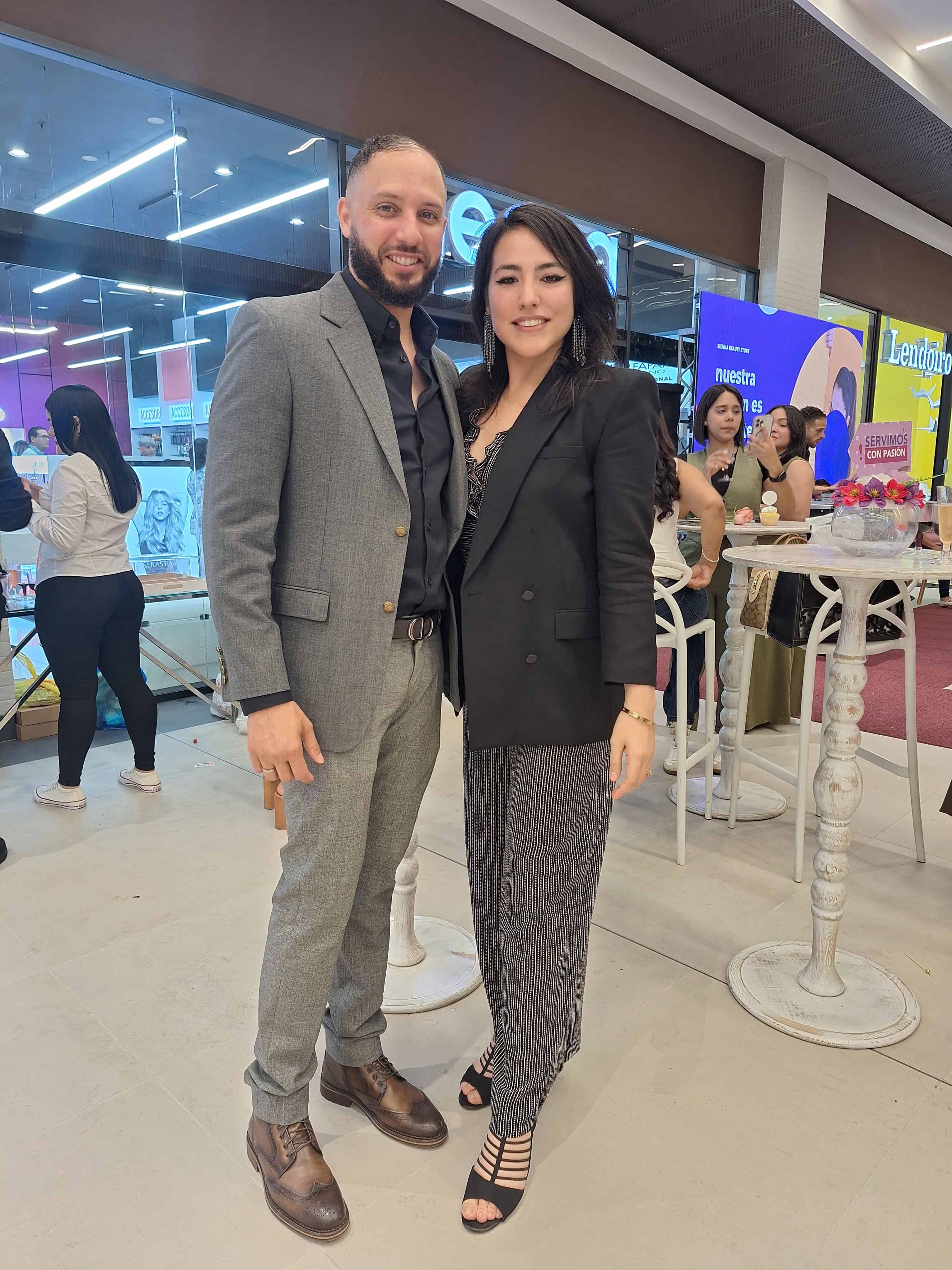 Eddy González y Kiberly Moreno.