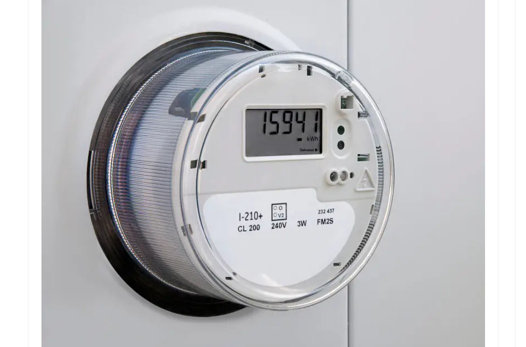 Someten propietario de una purificadora de agua por fraude eléctrico