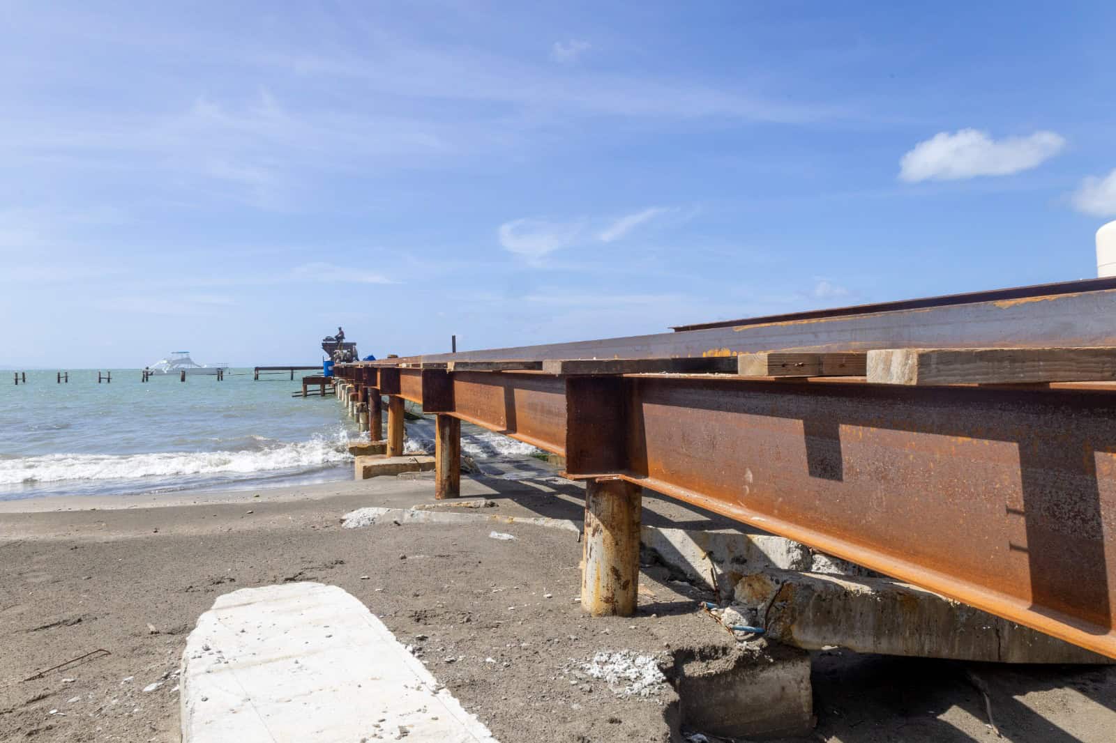 El muelle de Miches está siendo reconstruido.