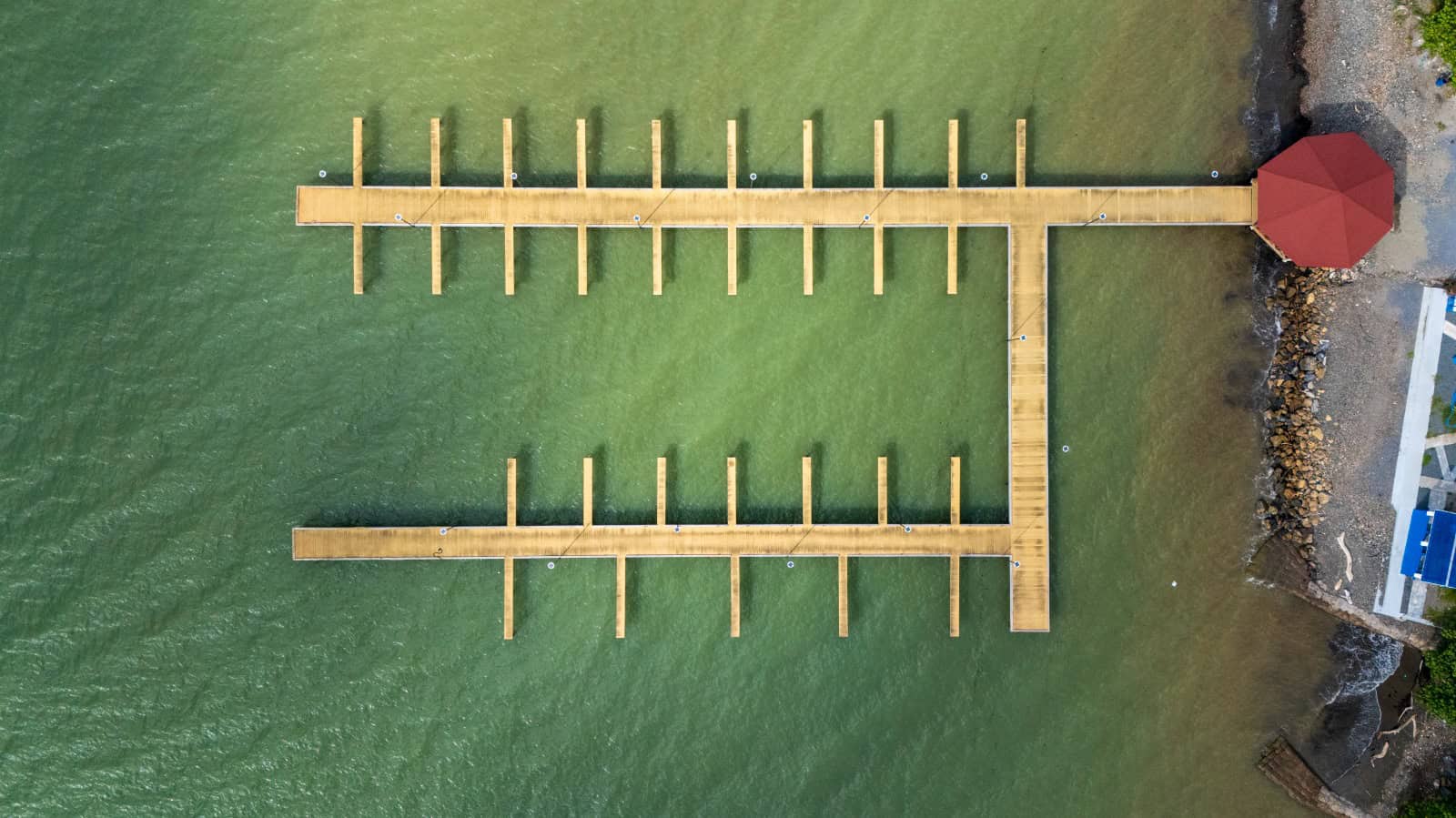 Vista aérea del muelle pesquero La Yeguada.