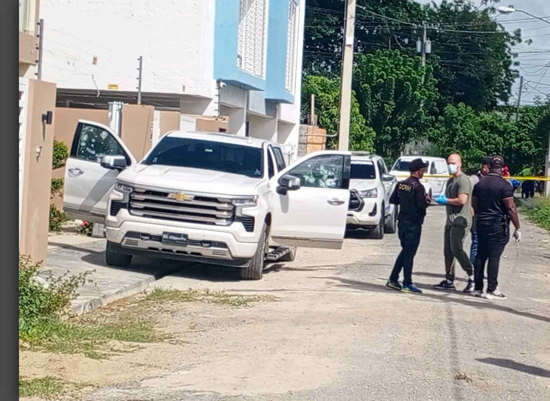 Ultiman hombre de varios balazos frente a su residencia en La Vega