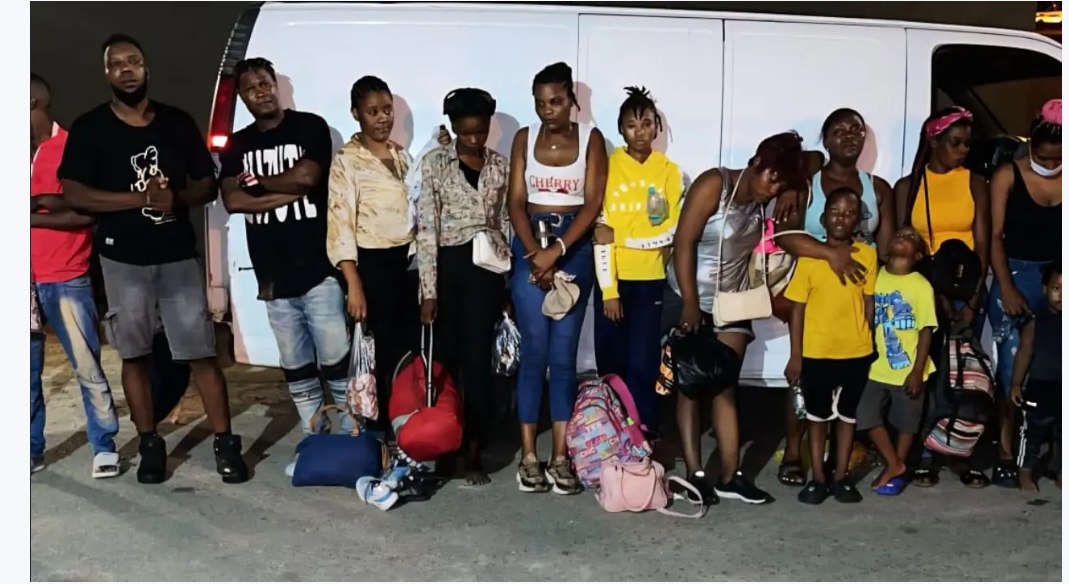 Un grupo de 14 migrantes indocumentados fue detenido en Valverde